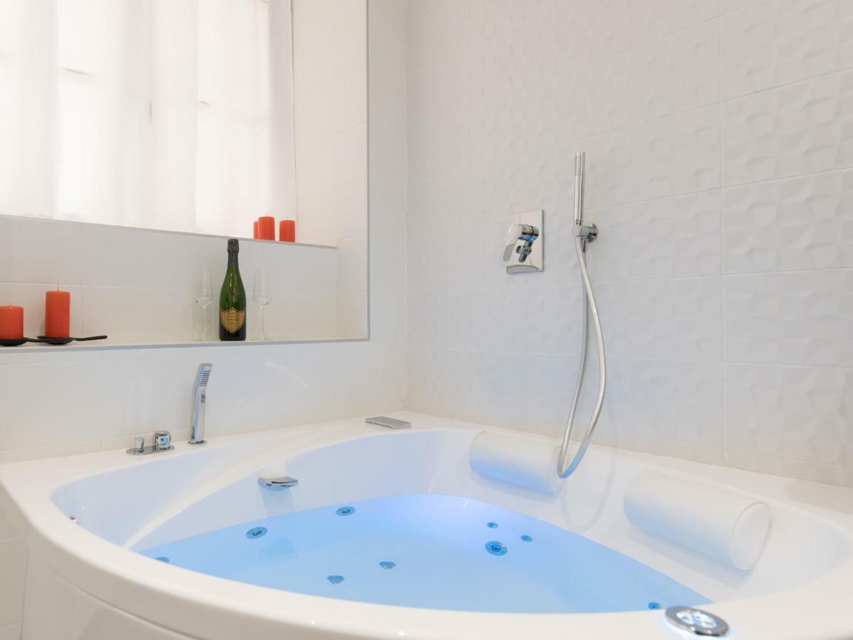 Luxury Studio & Spa-Lyon Centre Zewnętrze zdjęcie